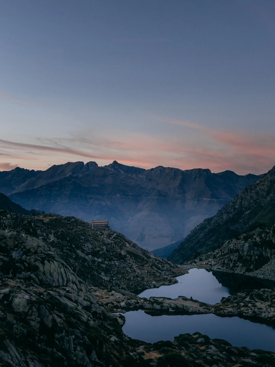 Historia editorial sobre acampada en la naturaleza